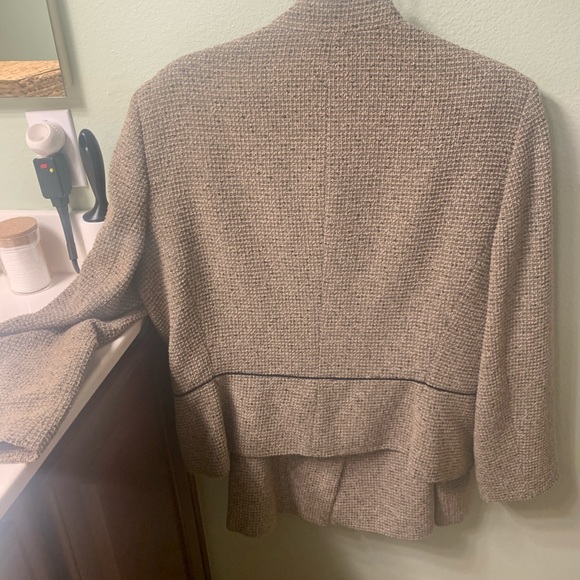 Suit - Picture 6 of 6